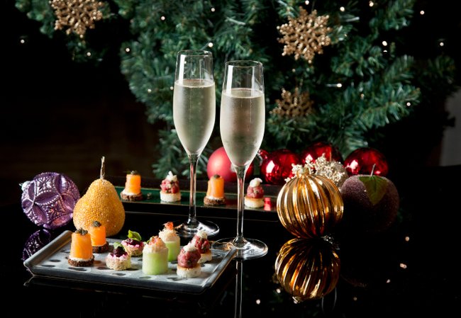 Save the date! On 10th December we shall be hosting our member's Christmas drinks. We look forward to seeing you there as we kick of the festivities! 🥂 #DevonshireClub