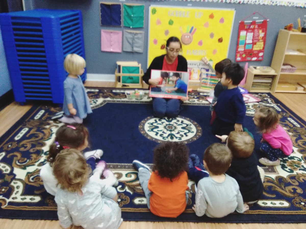 BritleysC's tweet image. Read out loud lesson!
#readinglesson #montessori #montessorischool