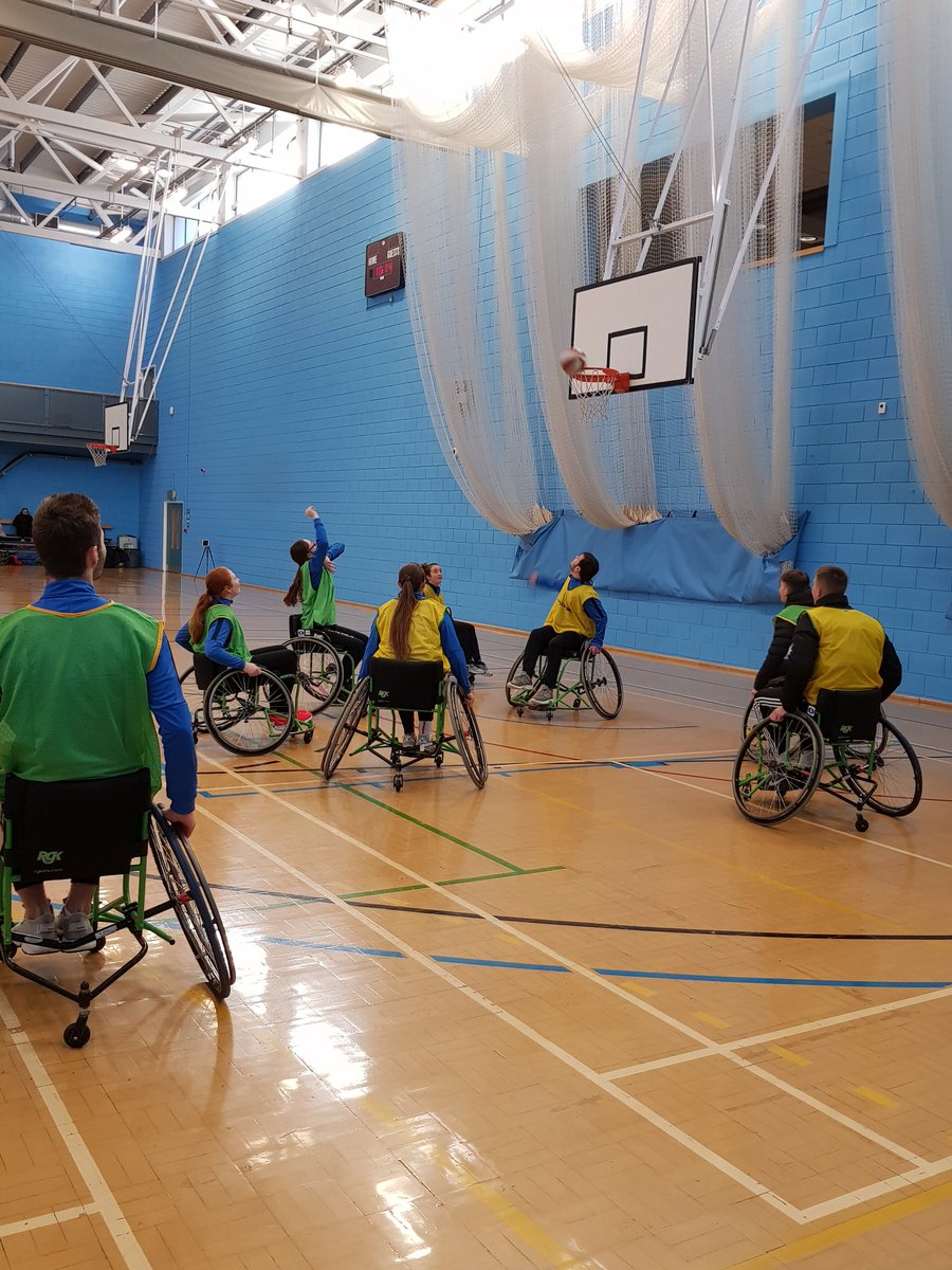 MichelleManby's tweet photo. Fantastic start to the week @LincolnSportEx Y1 PE students trying out wheelchair basketball and seeing how this can be delivered at KS3! Well done everyone! @ActiveLincs @Ian__al https://t.co/4z8xijPorr