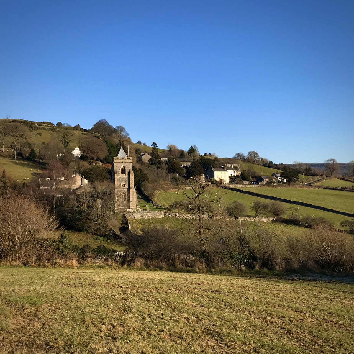 PunchbowlInn's tweet image. Gorgeous walk around our village yesterday! ☀️Can you spot The Punch Bowl? Nice cold beer for the first one there! 🍺 #pubwalks