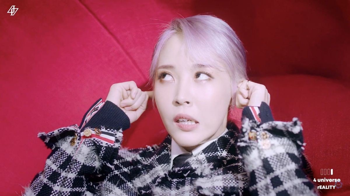 saw a tweet talking about byul's lower teeth, so here you go