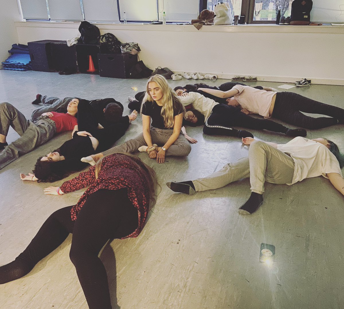 ActingatDandA's tweet photo. HNC Acting students looking at the play ‘Attempts on her Life’ as stimulus today. #theatre #studyacting #dundee @dundee_angus #performance https://t.co/fac2mqfkCK