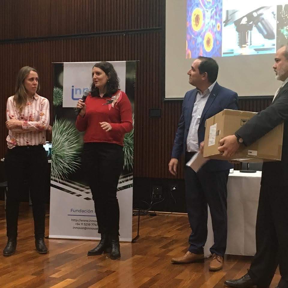 microfluidica's tweet photo. The project titled "Devices for diagnosis and monitoring of biological tests combined with cellphones" received the first honorable mention at the 25th anniversary edition of the Innovat contest. The project is the result of a collaboration between GSaM and Dr. Maia Lescano https://t.co/WzsNW5zFYY