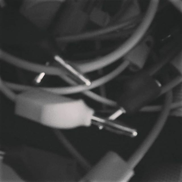 ModularMondays's tweet image. Ce soir! Set-up à 19h30 et performances à 21h00! 
Apportez vos synthés, laptops, instruments, noisemakers, drum machines, grand-mères, etc. pour une soirée de musique impro ouverte à toutes et à tous.

Share what you&apos;ve been experimenting with  lately and stick around for di…