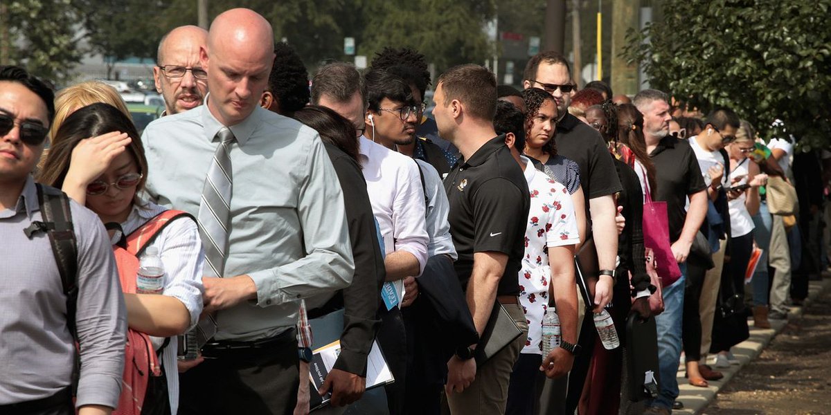 move2thecloud's tweet image. Older IT Workers Left Out Despite #TechTalentShortage | @WSJ on.wsj.com/35VLcsI