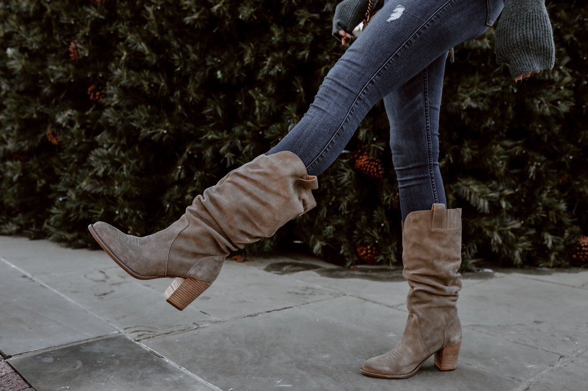 nicoleleffew's tweet image. Rocking some western boots going into the holidays thanks to @zappos and Dingo! #sponsored #Zappos #ZapposWest #dingoboots gofyi.ly/884F0C6F 🖤