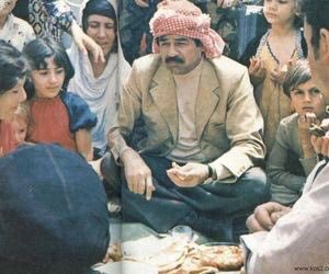 الحياة بسيطة نحن من نعقّدها، تعشق شيء حافظ عليه، تُريد شيء اتعب من أجل الحصول عليه، تُحب شخصاً اهتم به.
#صدام_حسين 
 #جبر_الخواطر