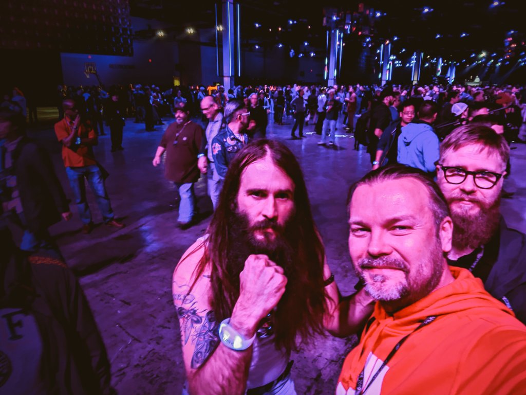 We nearly broke this guys nose for steeling Finnish national Sport. Sorry about that <a href="/NordicThunder/">Justin Howard</a> 🤣 #reInvent #reInvent2019 #solitareinvent2019 turns out he is a true finn lover 😇