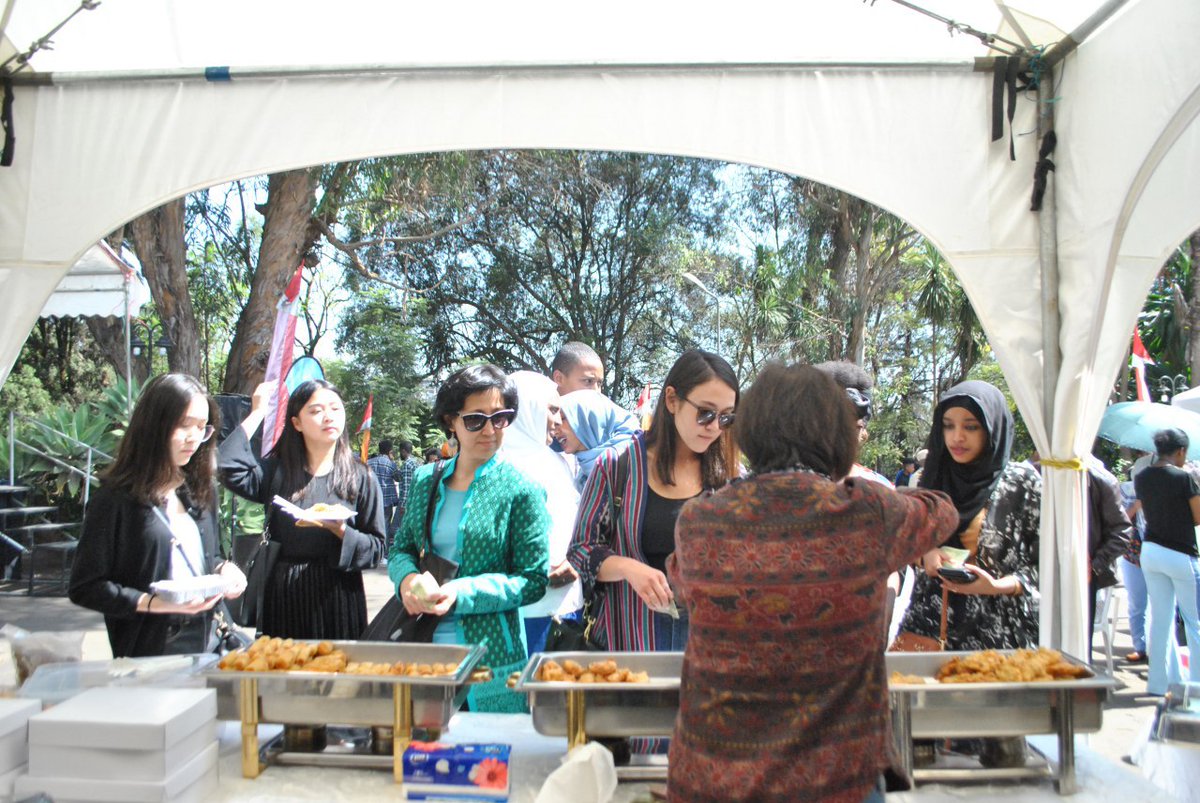 EtInformerNews's tweet photo. #culinary fair presents #Indonesia’s rich #culture and #cuisine in the #Ethiopian capital #AddisAbaba

Read more here: https://t.co/8R4VaCB3I3

#IndonesianIdol https://t.co/pgeg4zMOgt