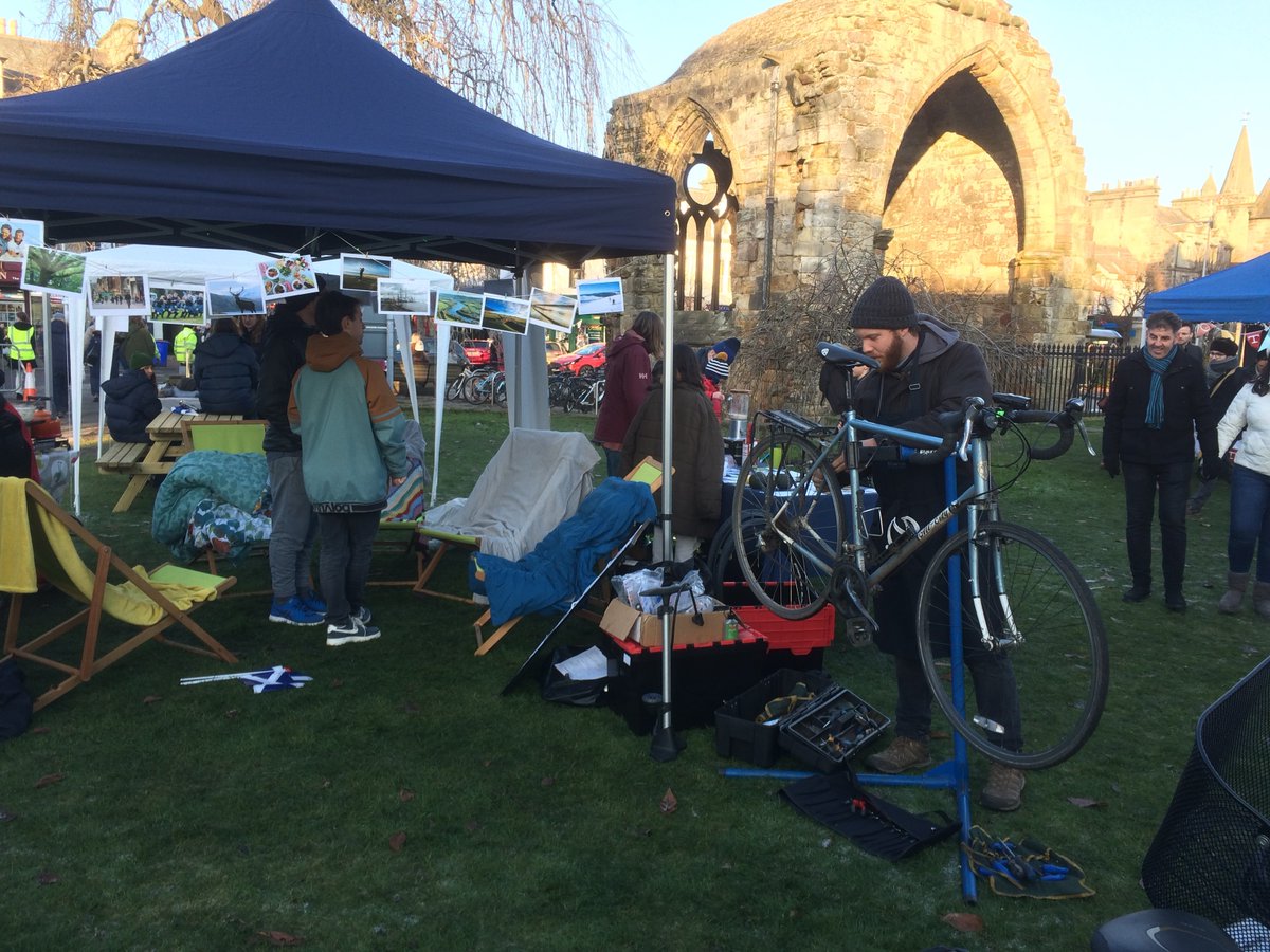 TransitionUStA's tweet image. Had a good St Andrews Day with Tansy making soya cheese, Ethan working on bikes, and Sam and the team (Felix, Julia, Hannah, Francesca and Grace) on the Smoothie Bike and Climate Conversation. #standrews #bikepool #skillshare #reuse