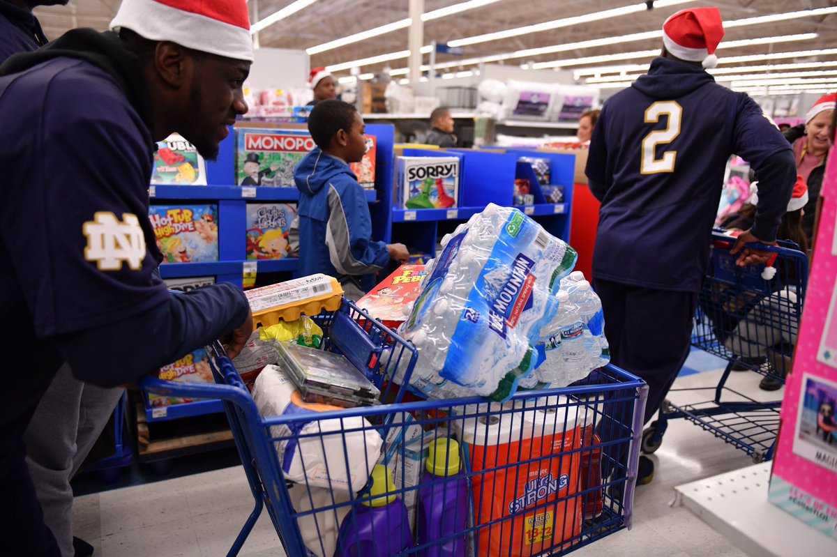 Kelly Cares Foundation tweet media