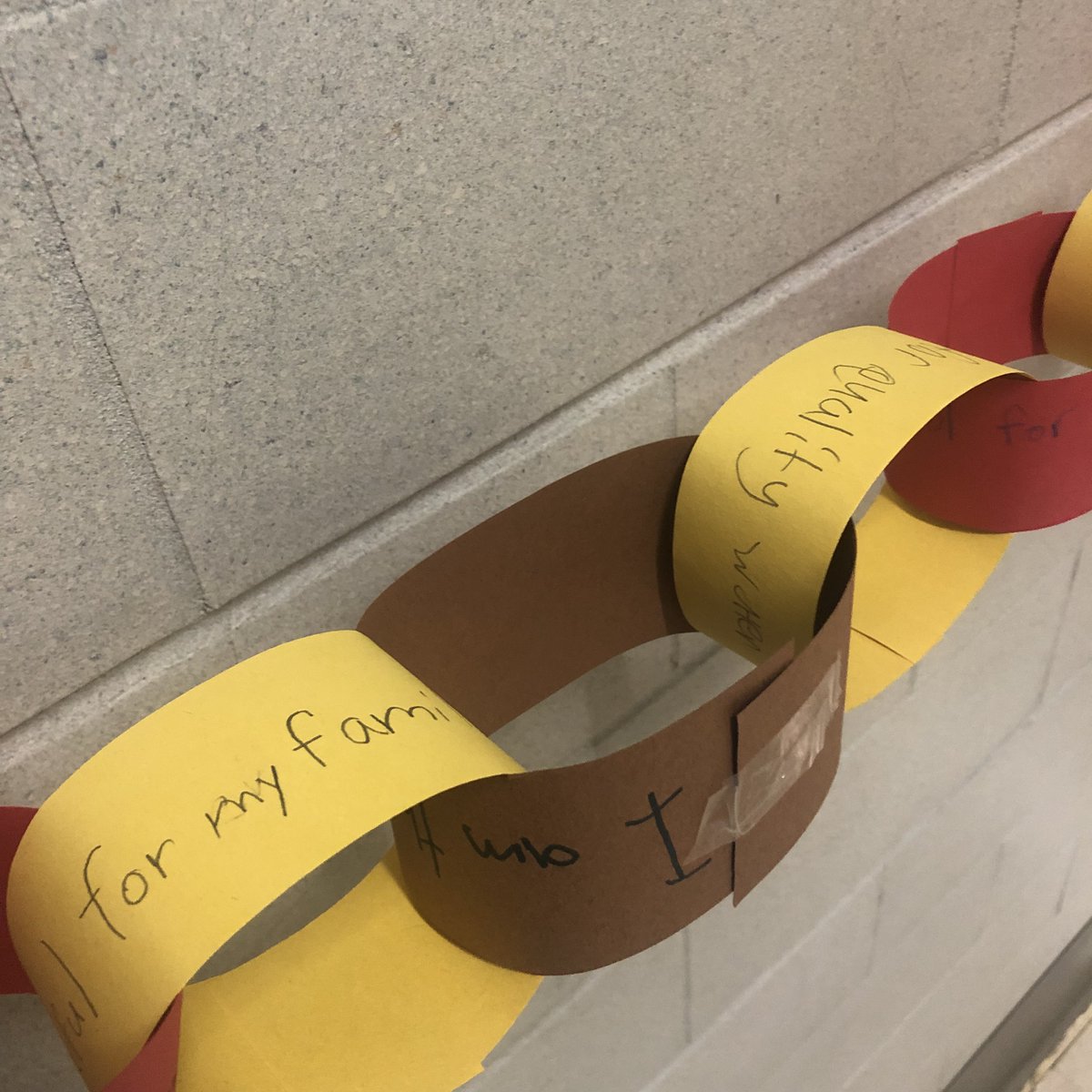 adamsguidance1's tweet image. Warm messages of gratitude on a cold day! Our "gratitude chain" was created by Ss in grades 6-8 in Advisory earlier this month. We discussed how the things we are grateful for are similar to or different from what other Ss are grateful for. @2ndStepProgram @RAMSHollistonPS