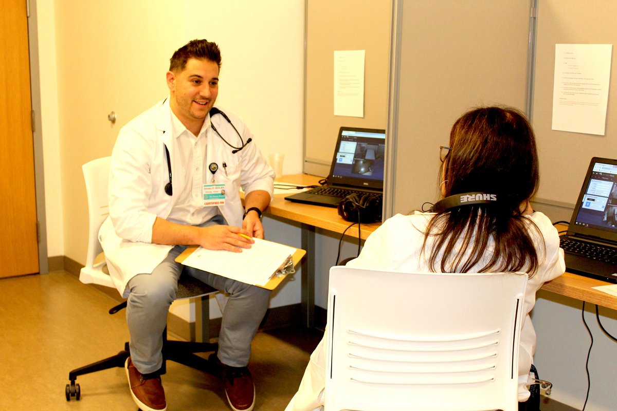 URI_Nursing's tweet photo. URI Nurse Practitioner students get hands-on experience with young patients, compiling medical and family histories, and conducting physical assessments at the NEC: https://t.co/OpzPWdq59H https://t.co/y4WSXvjP2C