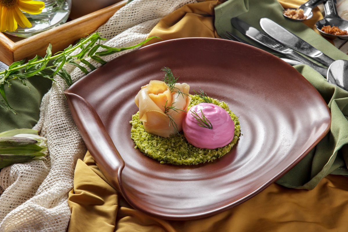 Mundoexplora's tweet photo. Hoy os queremos mostrar uno de los secretos mejor guardados de la isla de los dioses, ¡Bali para foodies!
Vania nos ha contado maravillas del @CucaBali y se nos hace la boca agua con solo ver las tapas y los postres…🤤
¿Te pasa lo mismo?
#Mundoexplora #CucaBali https://t.co/bI7rjXUCvh