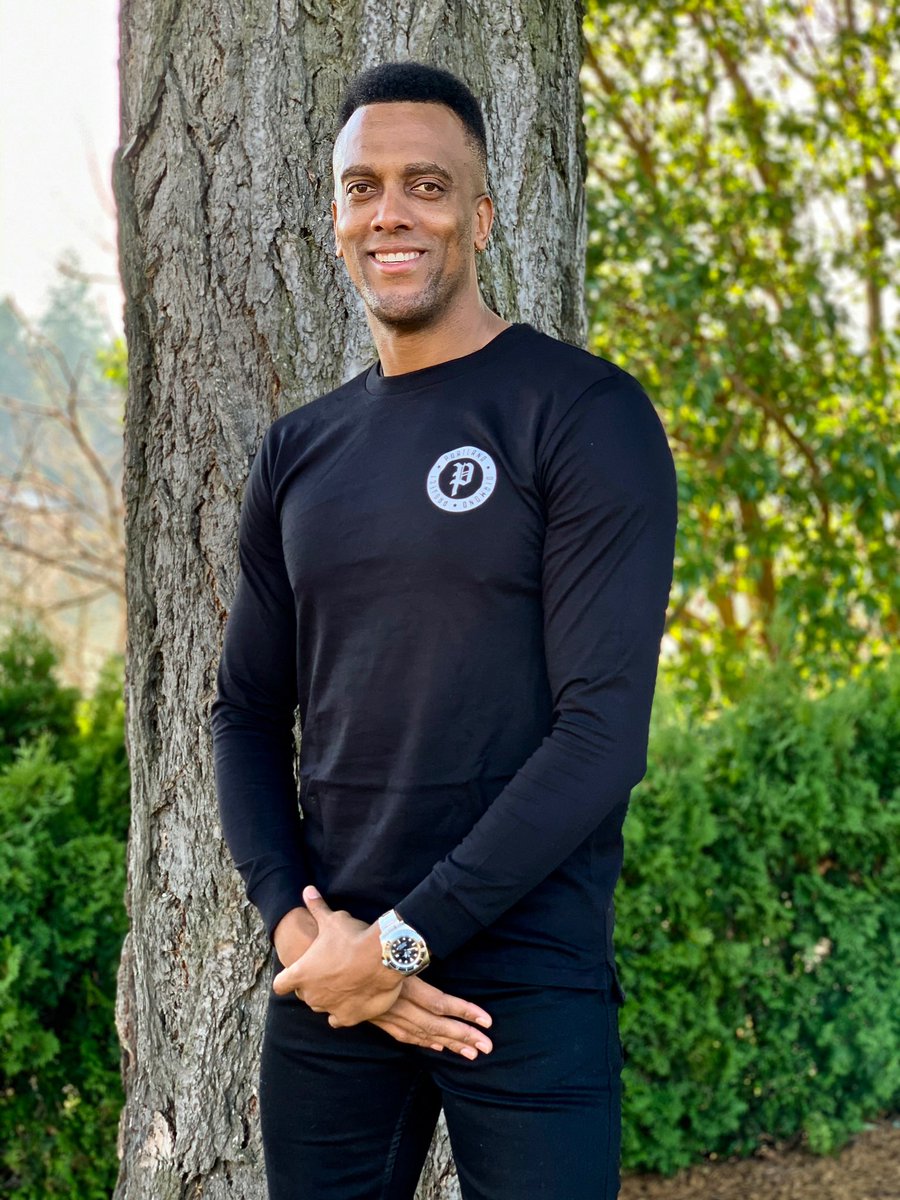 PDXDiamondProj's tweet image. Cyber Monday deals are here! Today is your last chance to buy PDP merchandise on discount before the holidays. Make sure to check out our new line of apparel, including this Stitch Long Sleeve. As always net profits go to nonprofit organizations. #MLBtoPDX shop.portlanddiamondproject.com