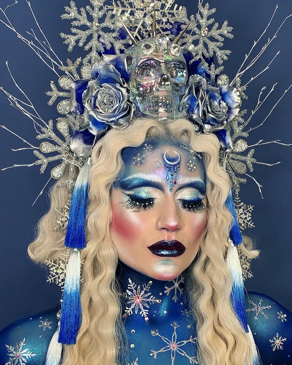 ❄️The Snow Queen❄️ Headdress and Makeup by me. Inspired by Hans Christen Andersen’s Norse fairytale. ‘The Snow Queen’ My collab with  <a href="/UrbanDecay/">Urban Decay</a> makeup instagram.com/p/B5lFQlrHDi2/… #urbandecay #prettydifferent #Frozen2 #frozen #snowqueen