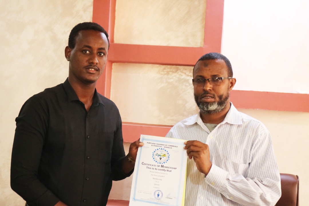 STS2024's tweet photo. Mohamed Abdi Waberi, the vice chairman of Puntland Chamber of Commerce today presented recognition and membership certificates to young Entrepreneurs and Startups who were finalists on the Somali Tech Summit 2019 in Bosaso. https://t.co/F98tDfkyJ6