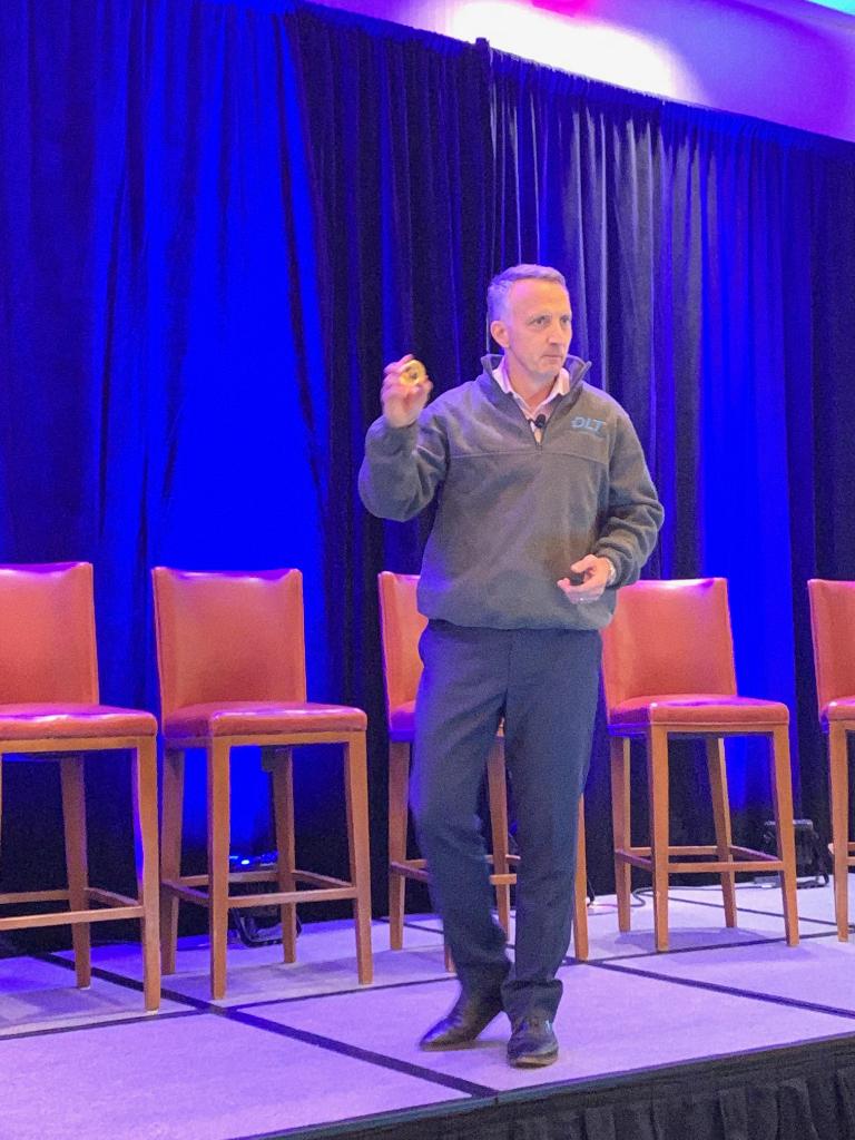 TDSYNNEX_NA's tweet photo. Tech Data has completed its acquisition of @DLTSolutions. “We are going to win a lot of new businesses in the #PublicSector. We are much better together than we are apart,” says @Tech_Data's Brian Davis. Learn more https://t.co/xQql5T6pI1 https://t.co/JVFuvkPrSO