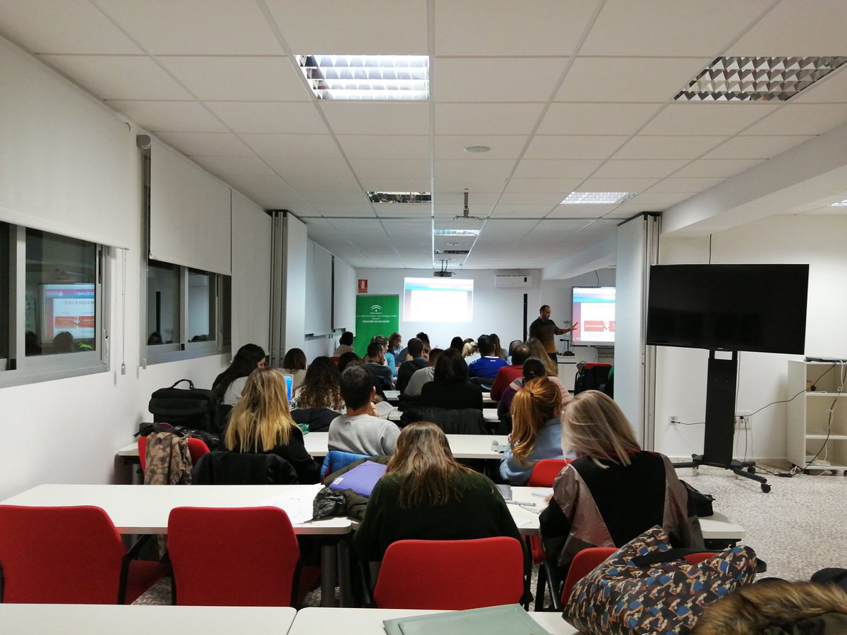 El CEP de Antequera con los funcionarios noveles y Gabriel Marín Fernández experto en metodología.<a href="/EducaAnd/">Consejería Desarrollo Educativo y FP</a> <a href="/cepantequera/">cepantequera</a>
