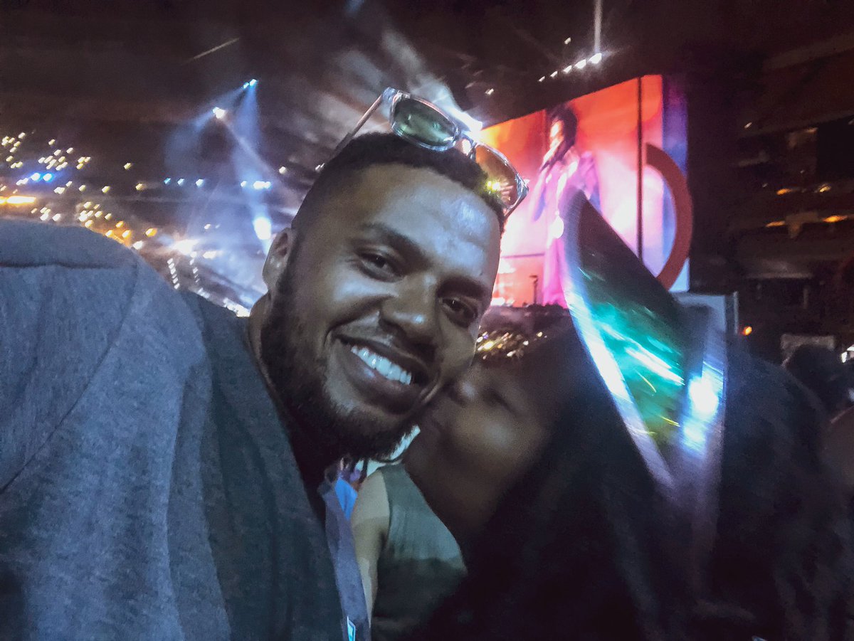 nokuhle_chamoto's tweet photo. THIS TIME LAST YEAR 😻❤️💃🏾!!!

#GlobalCitizen with my @King_Resego .

#DiaryOfDatingAChamP https://t.co/mWbtPrc7KW