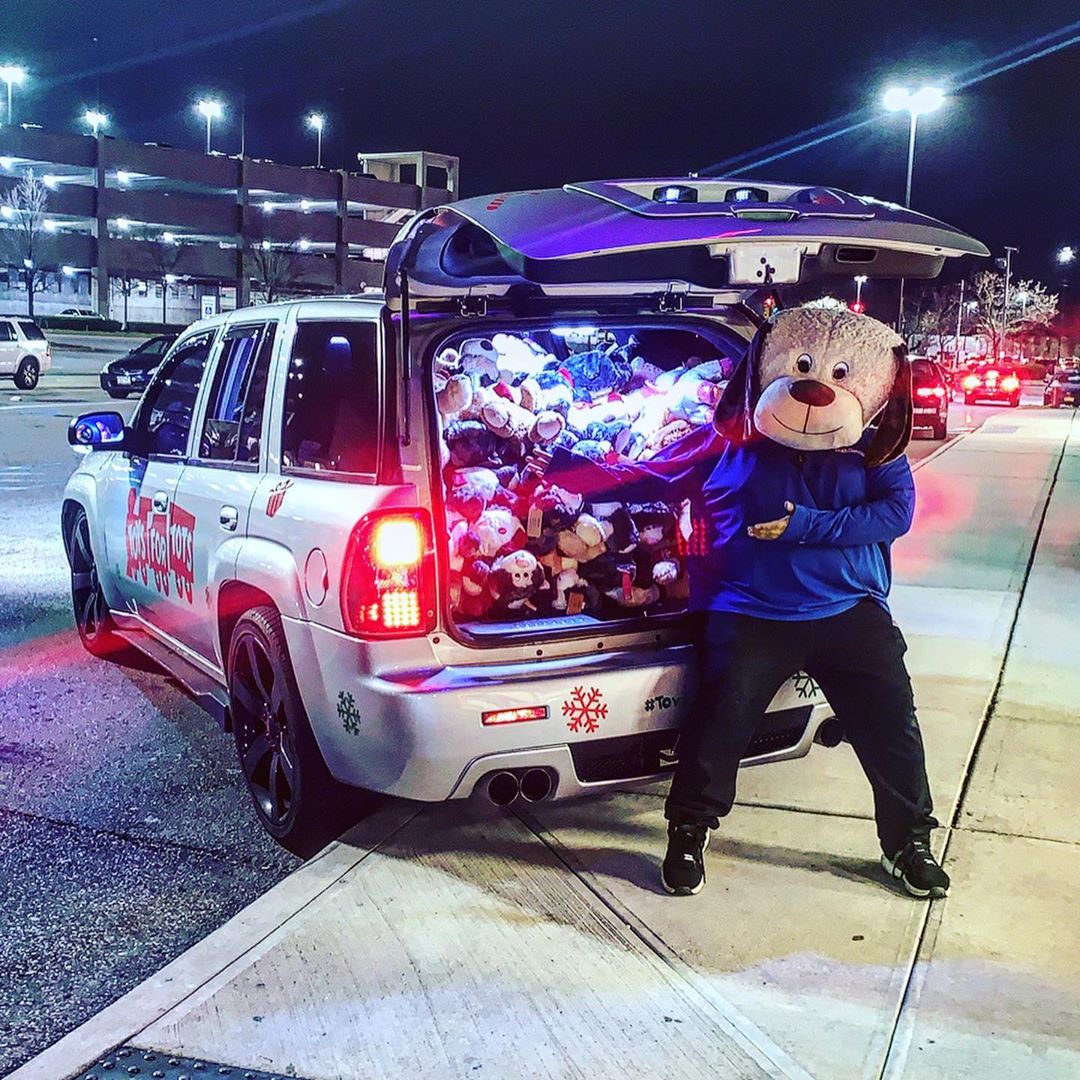 Pet Smart Valley Stream employees and Iconic Graphix did a great job transforming this vehicle to deliver toys to children in need for the holidays. It was our pleasure to sponsor the vinyl for this meaningful cause. #toysfortots2019