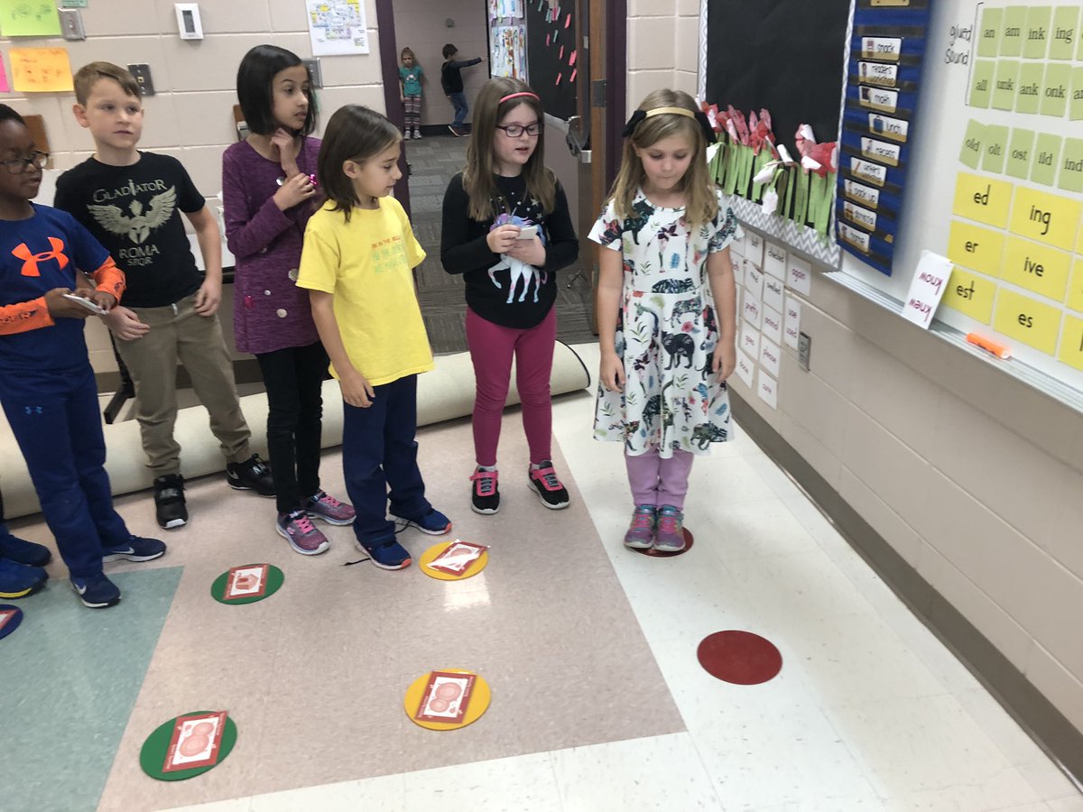 MaryDansky's tweet photo. Kicking off our intro to coding, students were tasked with a problem to get Rosie (the dog) into her house while collecting bones and avoiding puddles. Students used directional cards to move throughout the obstacle course. @PLTWorg @HorizonPhm https://t.co/TkPCvcw2CB