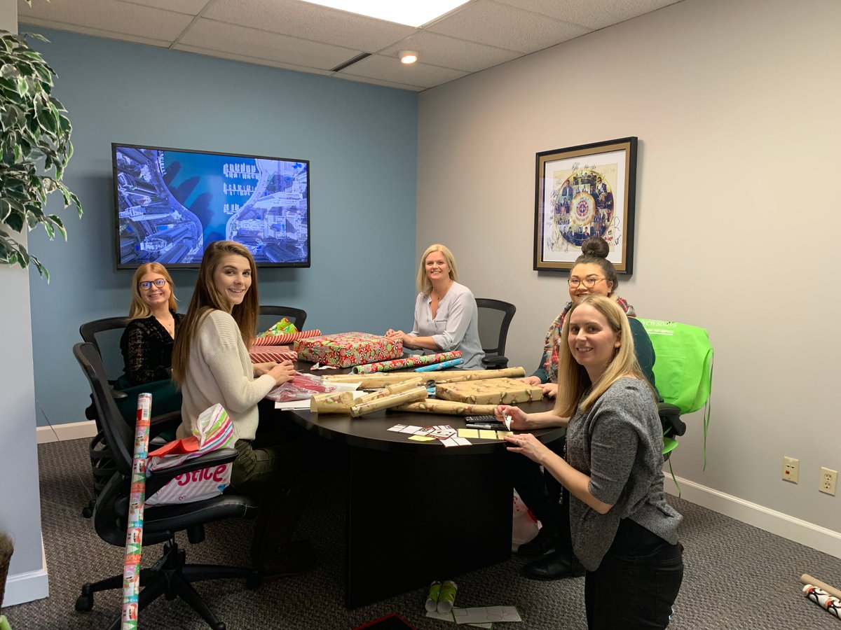 HauserGroup's tweet image. Happy to volunteer our time with @fosterfuturesmo this morning! We were able to wrap more than 60 gifts for children in #fostercare.