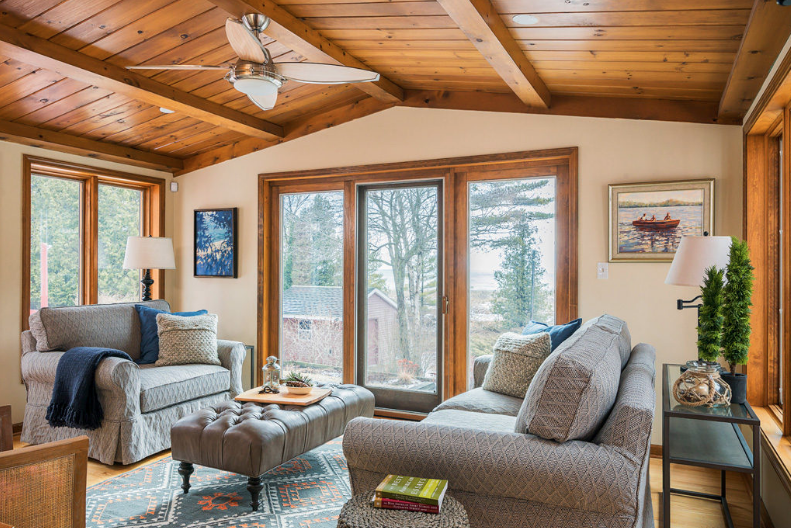 BonBriseDesign's tweet photo. It’s a wonderful time of year to update your home décor. Transitioning your home for the holidays doesn’t have to take much effort! Here are a few of my favorite tips: https://t.co/CUqzxYJ2rf https://t.co/kA0okXuMAa