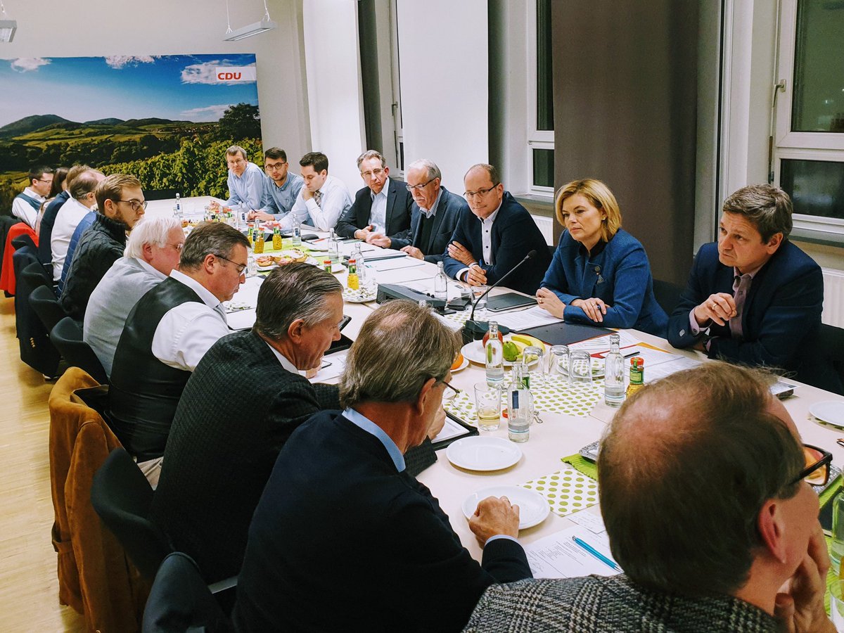 Unser Landesvorstand debattiert intensiv über landespolitische Zukunftsthemen und hat die Landtagswahl fest im Blick.  Haushalt bis 2021 steht, das Sparen trägt nun Früchte, wird sich auszahlen. Wir gehen geschlossen mit <a href="/JuliaKloeckner/">Julia Klöckner</a> &amp; <a href="/ChBaldauf/">Christian Baldauf</a> ins neue Jahr. #StarkimTeam