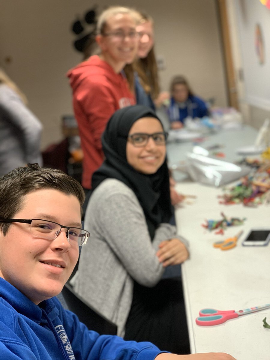 BradleyKeyClub's tweet photo. Our Christmas party was a blast! We made cookies, ornaments, and most of all, memories. Thank you everyone for coming! https://t.co/aaPIyp5ftq