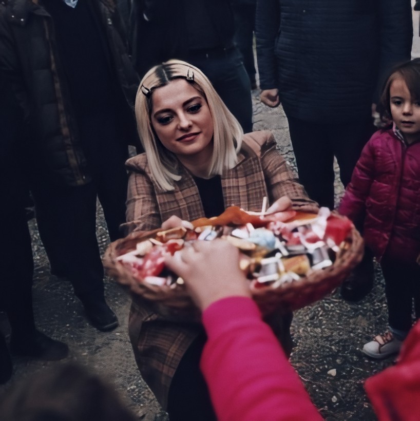 stanyarxh's tweet photo. so endlessly proud to call @BebeRexha my idol🥺🖤 bebe you're a blessing to this world #helpalbania https://t.co/EzacO0LH7S