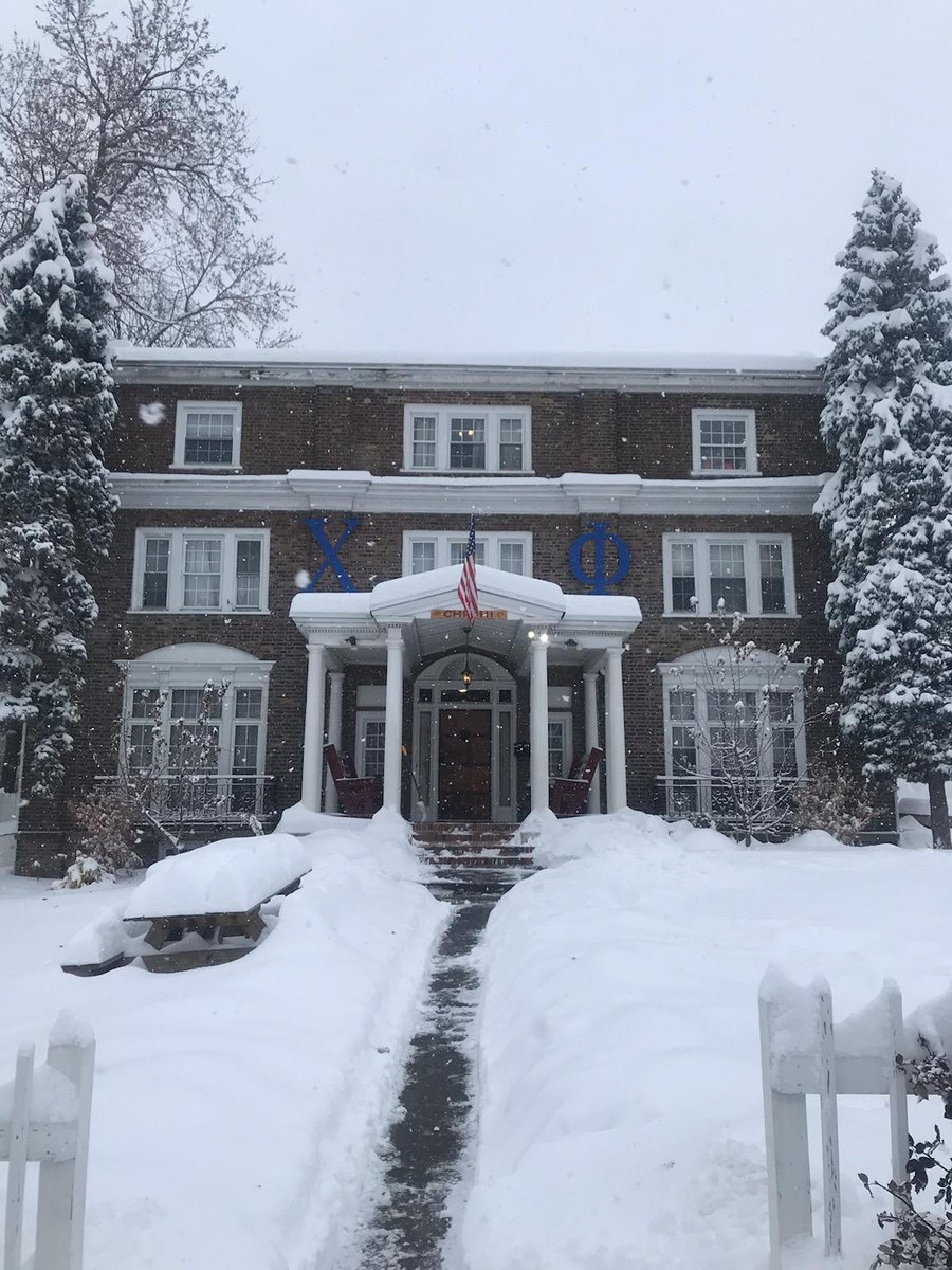 thetaofchiphi's tweet photo. #snowday https://t.co/vqFt7Z6NxA