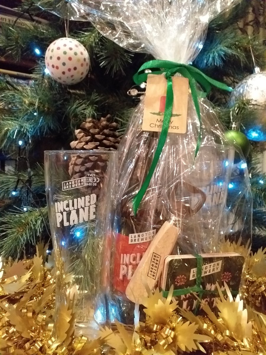 COMPETITION TIME!
FOLLOW, FAVOURITE, RETWEET WITH A CHANCE TO WIN A VERY SPECIAL GOODY BAG  - winner will be announced the following Monday with a new competition. 

#competition #freebeer #giftpack #christmas #giveaway #competitiontime