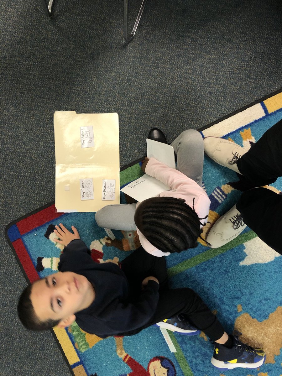 Watch how our first graders share their books using our custom Reading Playdate Mats #BUCOEIMPACT #avidreaders <a href="/ButlerCOE/">Butler COE</a>