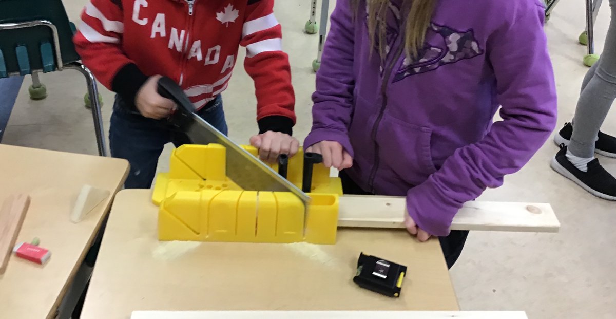 ElliotLibrary's tweet image. Day one of Christmas Tree Candle holders with DIV 4.  A lot more support needed than expected for safety.  Cut out measuring step and created tracers for the rest of the students. @SD79DLC @RRyangough @larry_mattin @RonGlass247
