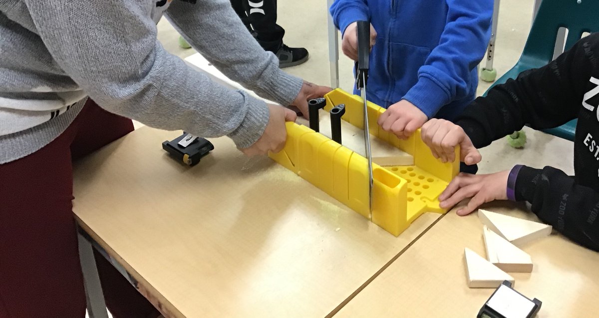 ElliotLibrary's tweet image. Day one of Christmas Tree Candle holders with DIV 4.  A lot more support needed than expected for safety.  Cut out measuring step and created tracers for the rest of the students. @SD79DLC @RRyangough @larry_mattin @RonGlass247