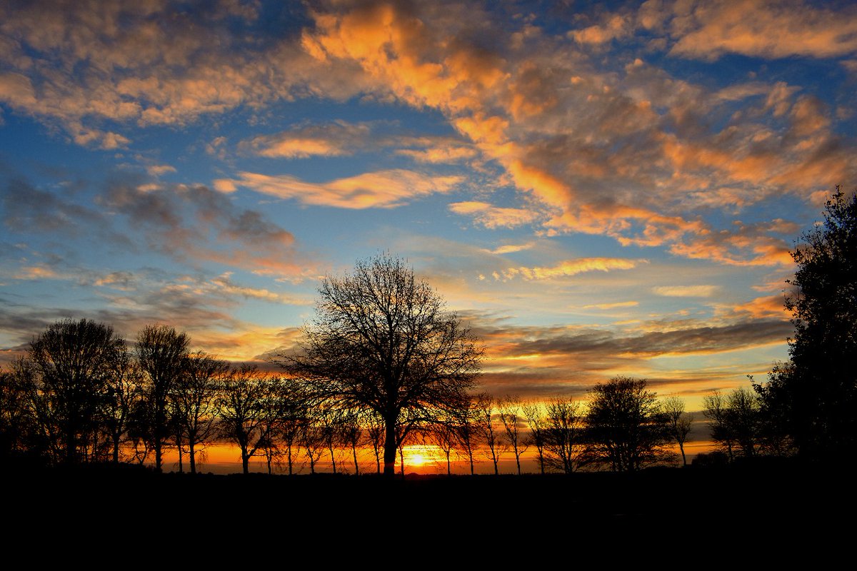 RdenBoer82WX's tweet image. Sunset in Brouwershaven, The Netherlands @StormHour #Sunset #Zonsondergang #Zeeland