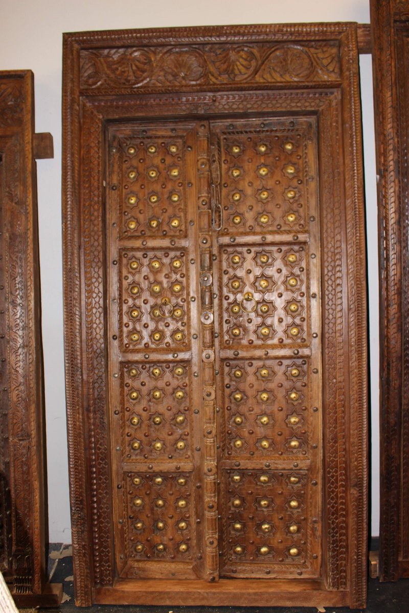 antique architectural doors and artifacts raises the perception of distinctive design BY MOGUL AT HOUZZ
houzz.com/products/consi…
#antiquedoor #vintagedoor #rusticdoor #farmhousedoor #handcarveddoor