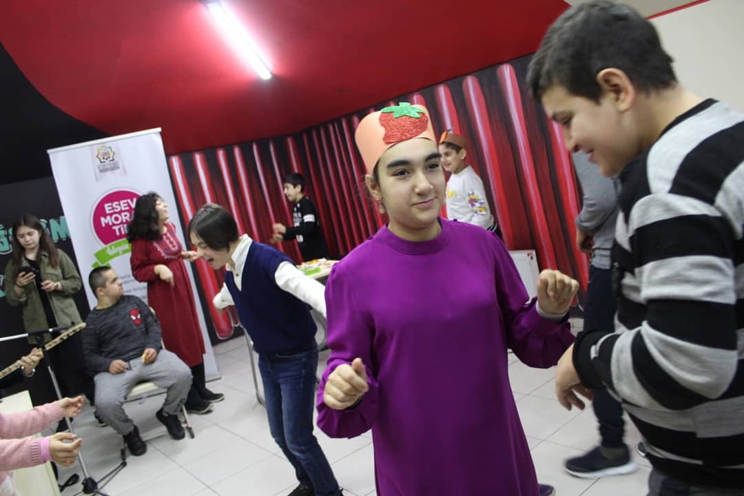 ESEV Moral Timi olarak Tacirler Özel Eğitim Uygulama Okulunda "Yerli Malı Haftasını" çocuklarla birlikte kutladık.
🥳🎶🎹🎼🥳
#esenler
#esenlerbelediyesi
#esenlersanatevi
#hayatısanatadönüştur
#esevmoraltimi
#yerlimalıhaftası