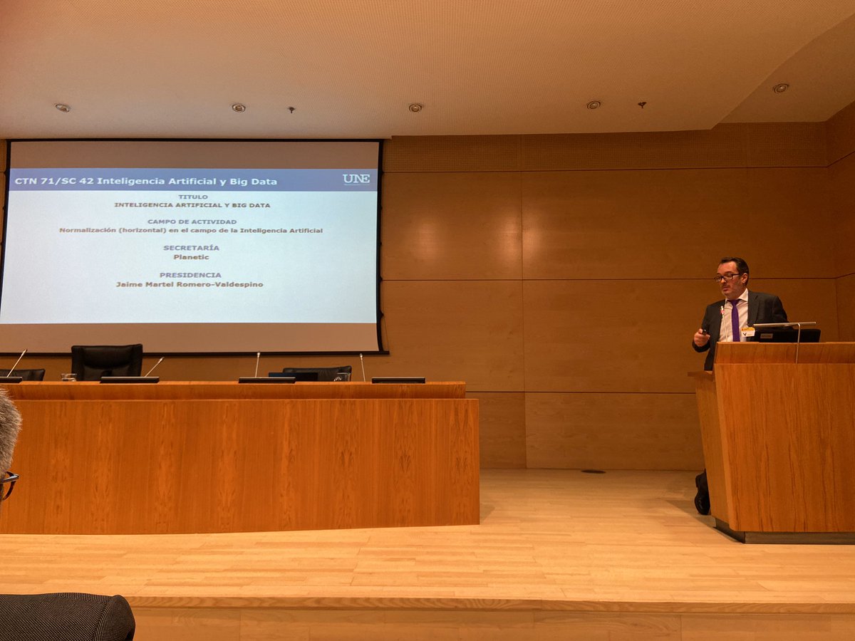 dsaezdomingo's tweet photo. Participando en el lanzamiento del subcomité de estandarización en #InteligenciaArtificial y #BigData con @NormasUNE @ITI_TIC #datacyclehub https://t.co/BEKeLWQLV2