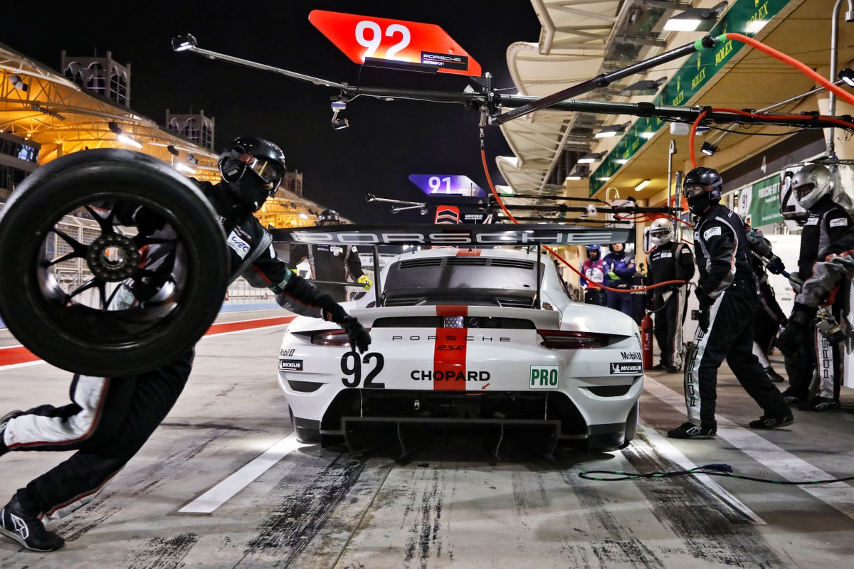 PorscheRaces's tweet photo. #WEC - #TeamworkTuesday with the #Porsche #911RSR No. 92 https://t.co/UbyL0fF0jy