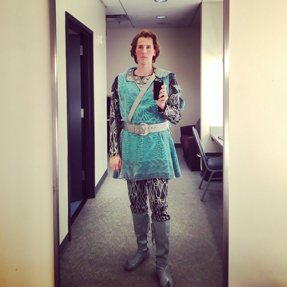 randallbills's tweet photo. Tangled Tamino from @SeattleOpera and Chris Alexander’s production of Die Zaubeflöte with costumes by @ZandraRhodes #dressingroomselfie #randallbills #ontothenextprince https://t.co/BXAneiObvt
