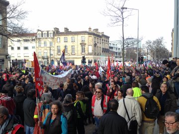 17 décembre :  1,8 million de manifestants dans toute la France. EL-6jbTWkAAX8VF?format=jpg&name=360x360
