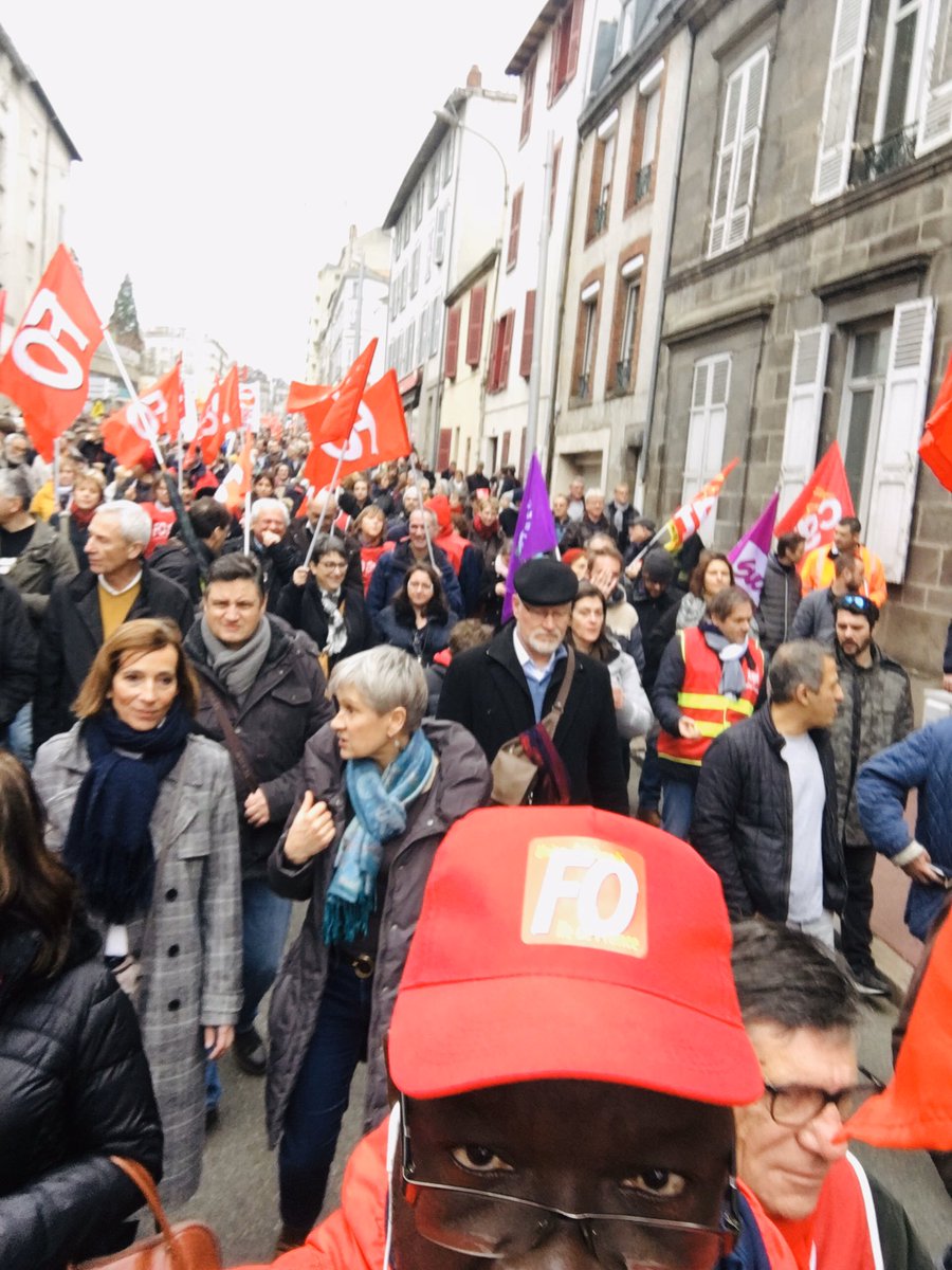 87Interim's tweet image. En pleine manifestation