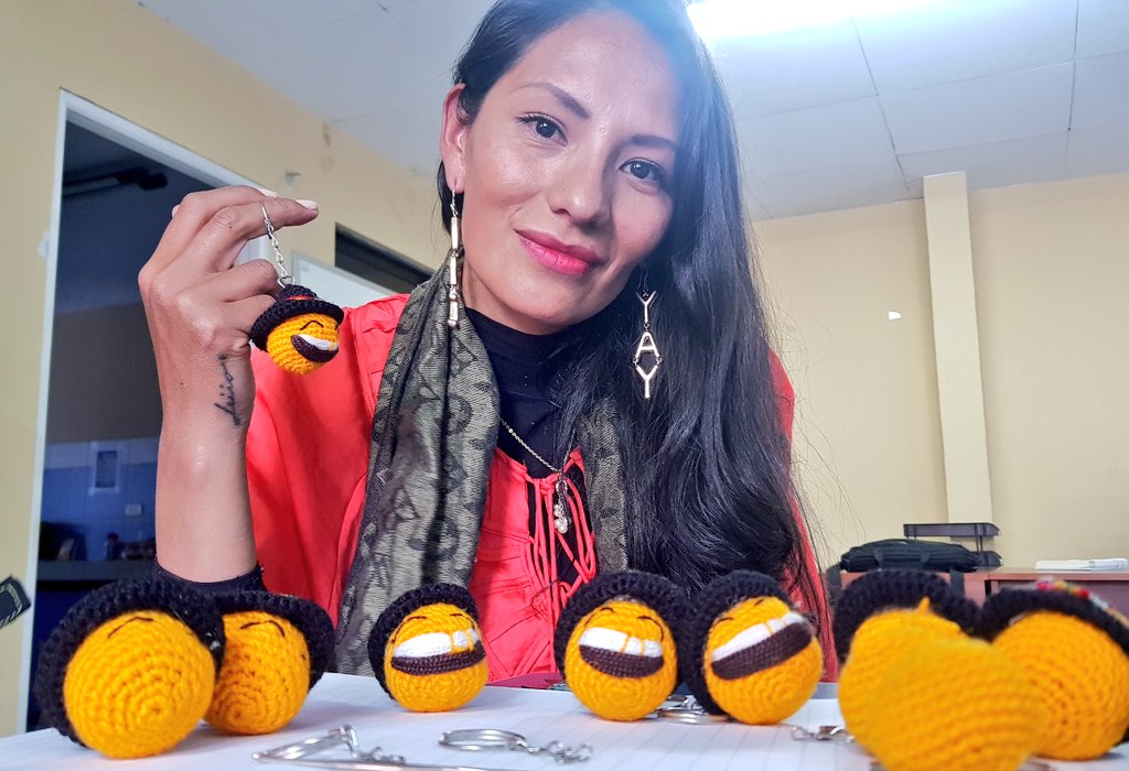 TataQuispe's tweet photo. #TataQuispe:
Igualito dicen 🤣
Gracias a la hermana #SharenGrochet por los muñequitos. Lindo trabajo hecho a groche.
No pude atenderla por la fuerte agenda que tenemos en otra oportunidad podré decirle "gracias" en persona.
#TeamTataQuispe siguen creciendo
Buenos días hermanos. https://t.co/S6DLpdaykO