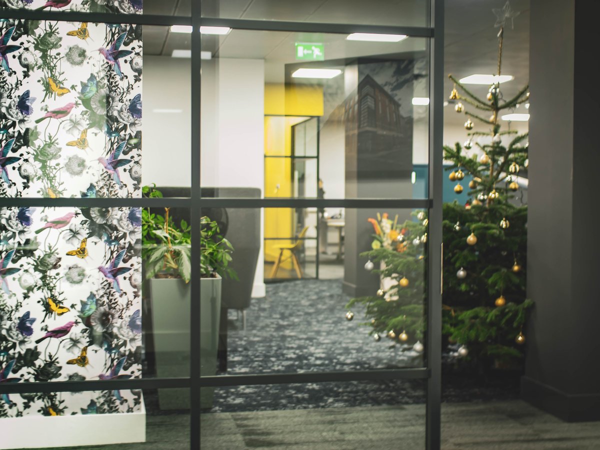 bowmanrileyarch's tweet photo. We've moved into our new office in Toronto Square in #Leeds just in time for Christmas!  We look forward to welcoming clients &amp; visitors in the New Year. Here are images of our space - thanks to @absoluteci for the fit-out and photos #interiordesign #officefitout #officeinteriors https://t.co/5FwDjo3yej