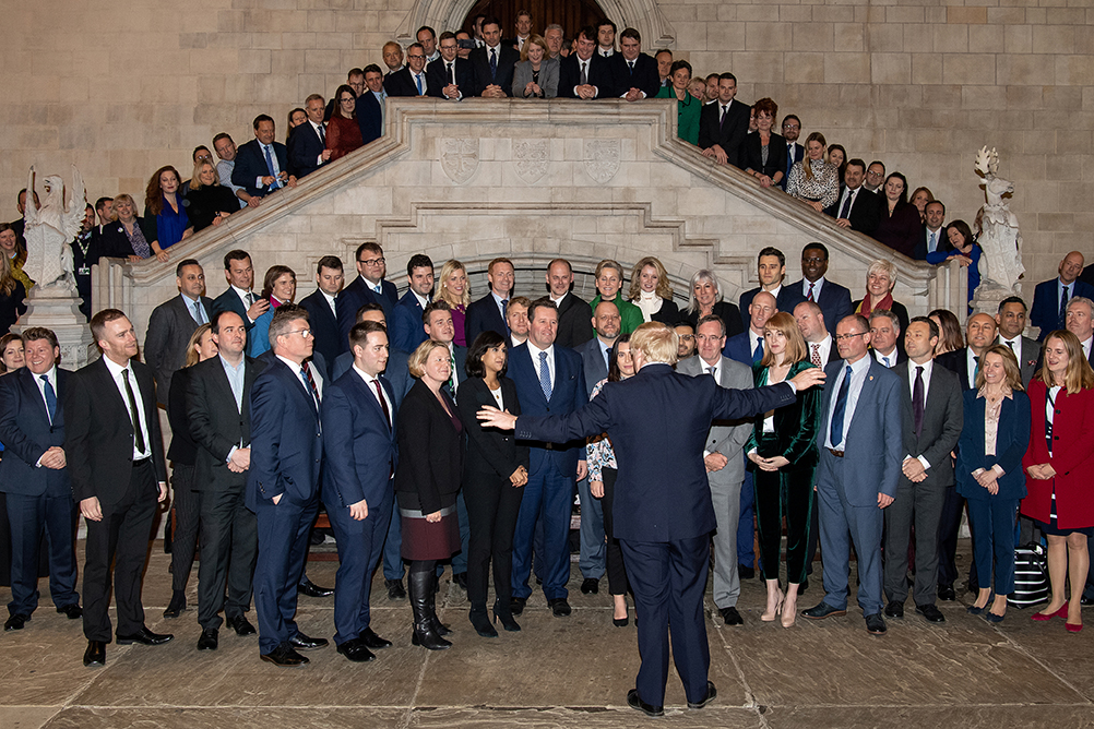 RFI's tweet photo. 📻📲La Matinale #RFIMatin
►À la Une:
🇫🇷 #17decembre2019 Les syndicats ont appelé à une journée de #greve contre la réforme des #retraites
🇺🇸 #Boeing va suspendre la production des #737Max 
🇬🇧 #BorisJohnson réunit ses troupes en vue du #Brexit https://t.co/SDqY35TtXP