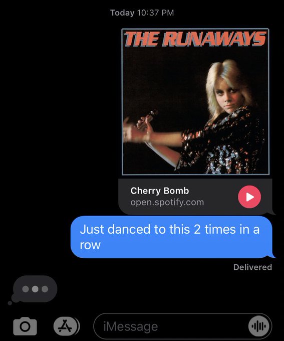 Watch Leo Grand's leaked NSFW photo on TwXstars