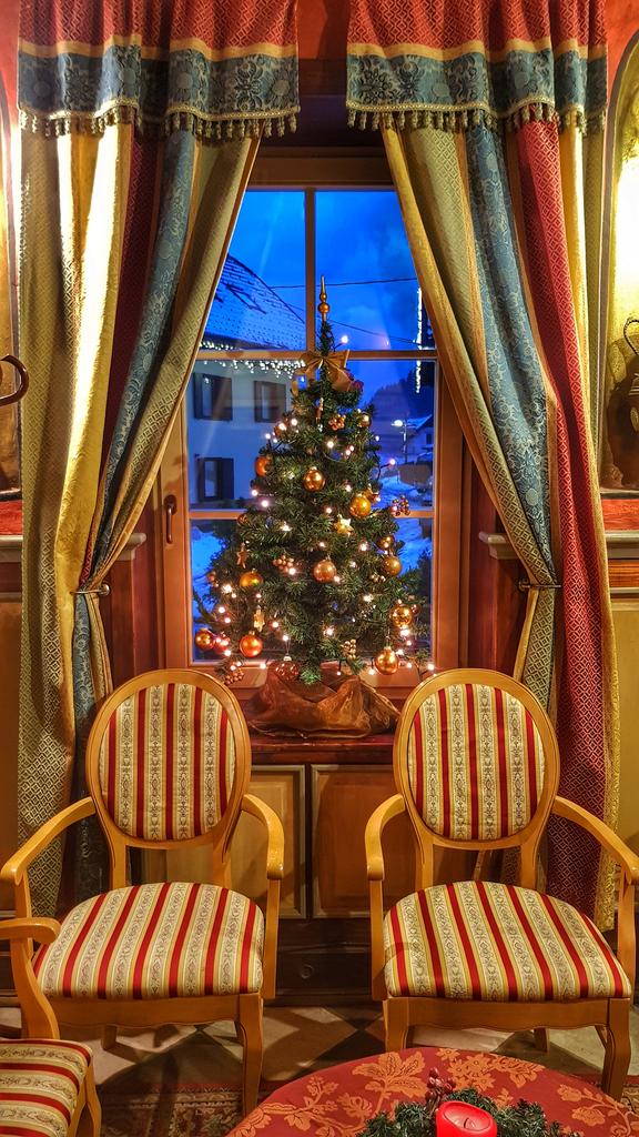 HVitranc's tweet photo. It's that time of the year... 😊

#hotelvitranc #hotel_vitranc #vitranc #podkoren #hotel #krgora #kranjska #christmas #warm #welcome #open https://t.co/H7D1r2uH2Y