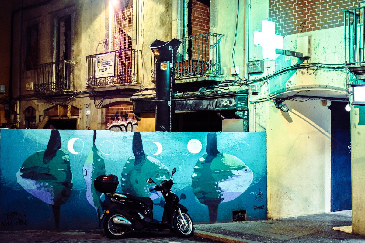 RandWander's tweet image. It’s been awhile but here is a pic from our last trip to #spain #girona #travel #travelphotography #vacation #urbanphotography #graffiti #photography #adventure #Catalonia #eurotrip #newtophotography #nightlife #neon